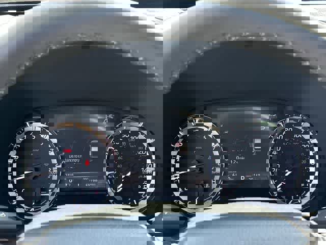 Used 2024 Toyota Highlander XLE AWD/4WD image 7