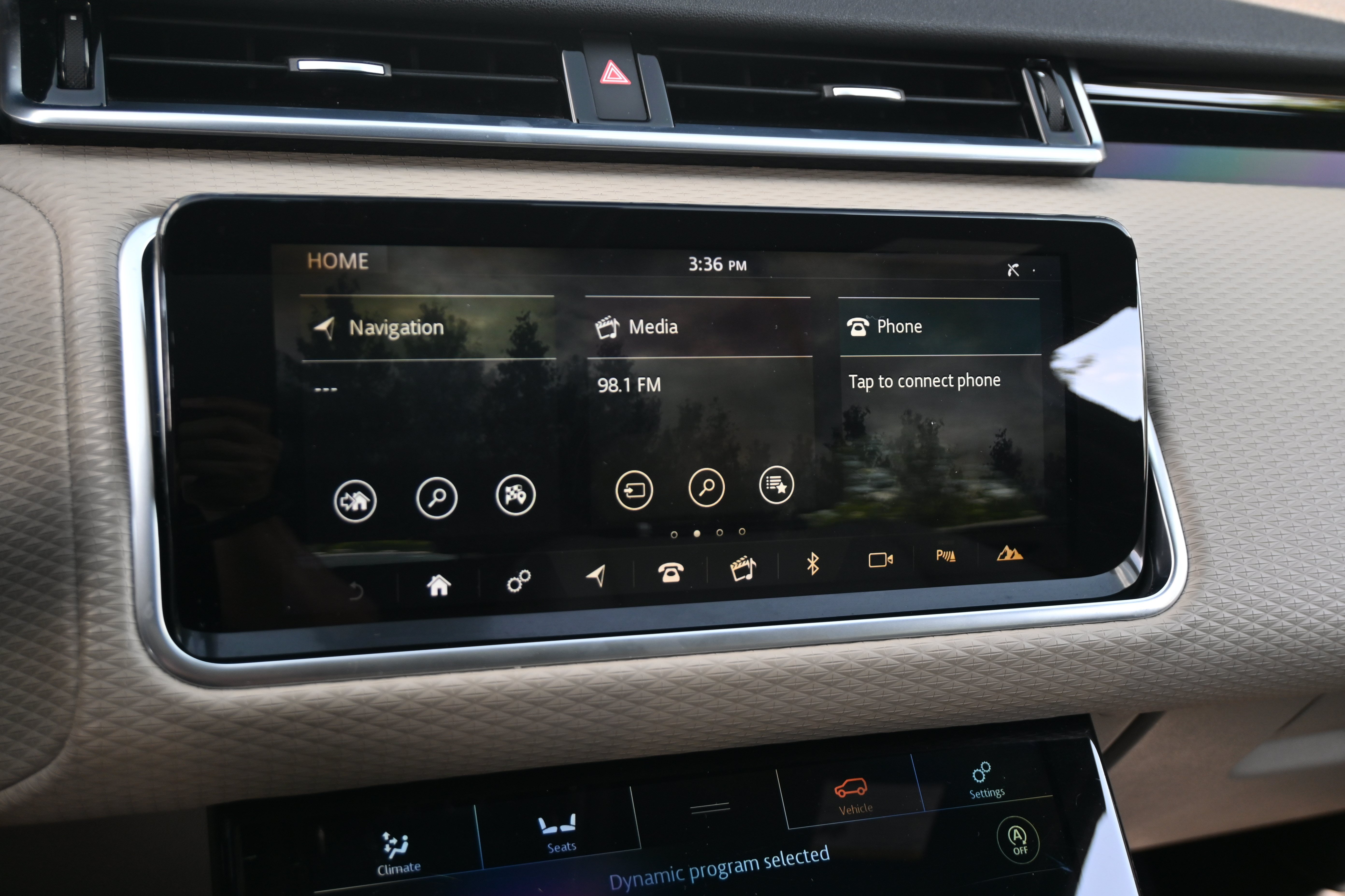 Used 2020 Land Rover Range Rover Velar R-Dynamic S AWD/4WD image 13