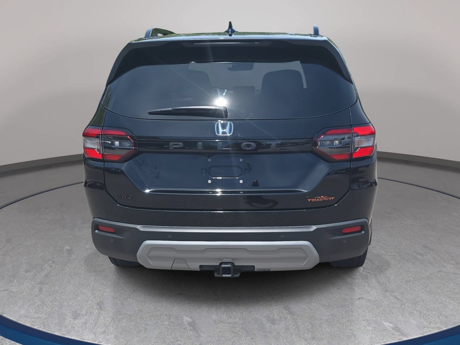 Used 2024 Honda Pilot TrailSport image 6