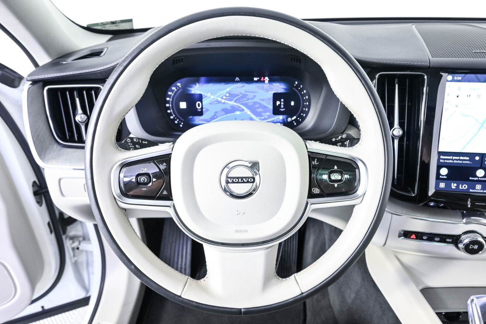 Certified 2023 Volvo XC60 B5 Ultimate FWD image 10