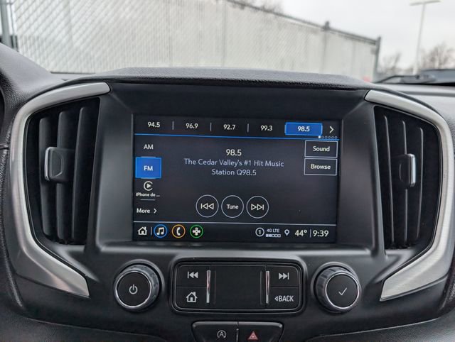 Used 2024 GMC Terrain SLT image 15