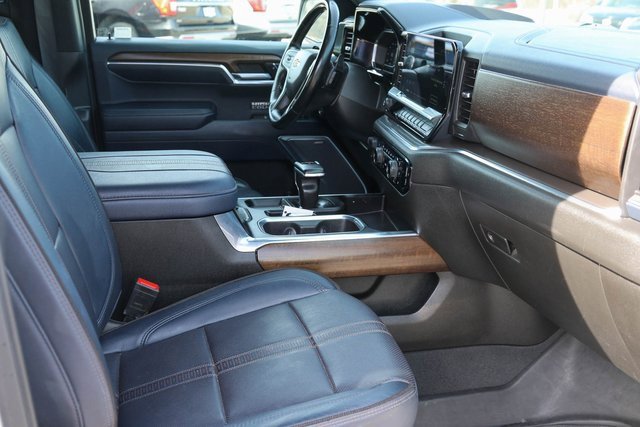 Used 2023 Chevrolet Silverado 1500 High Country w/ Technology Package image 19