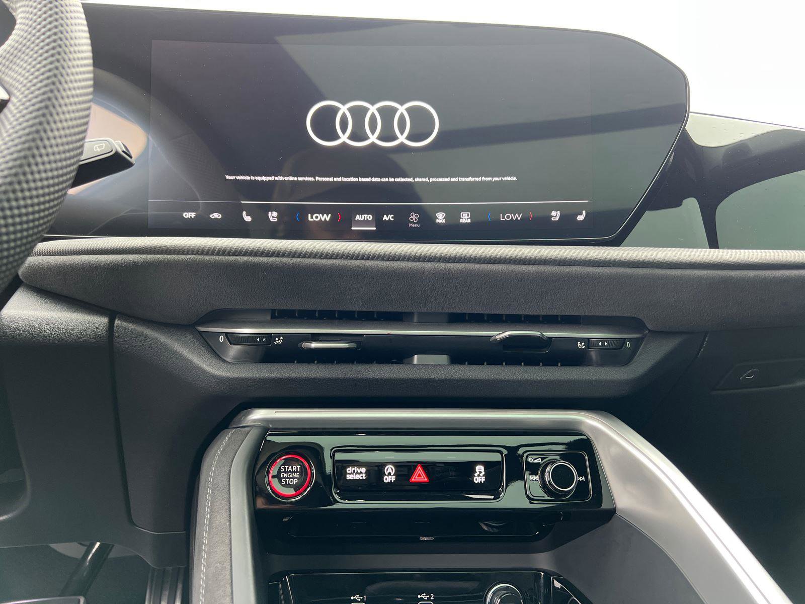 Used 2025 Audi SQ5 Premium Plus w/ Premium Plus Package image 30