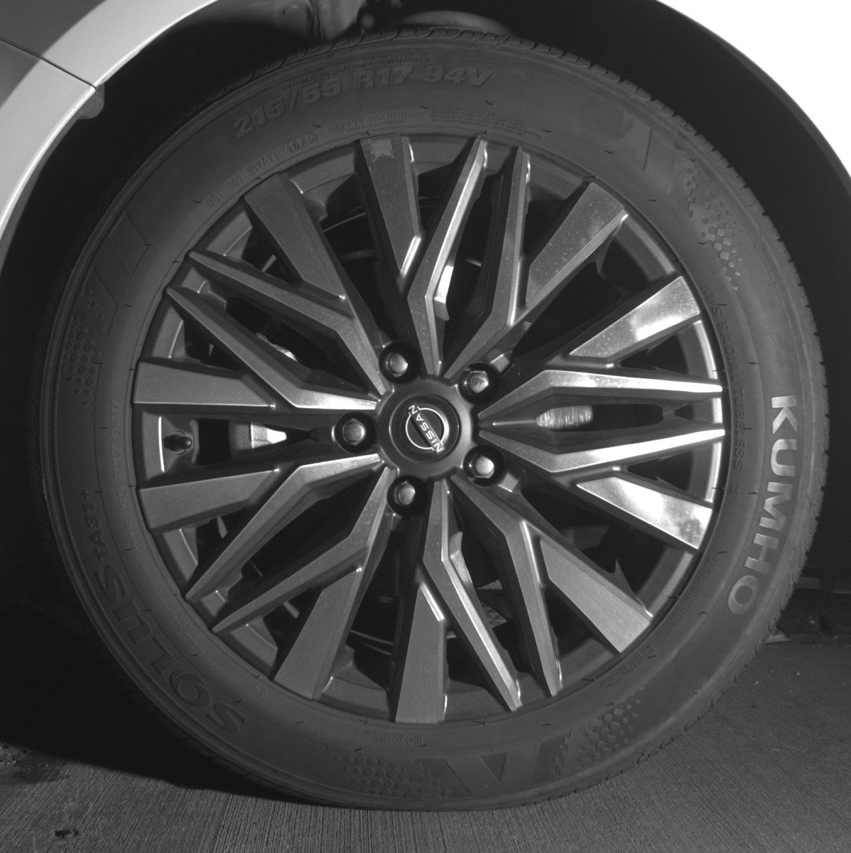Used 2025 Nissan Altima 2.5 SV FWD image 12