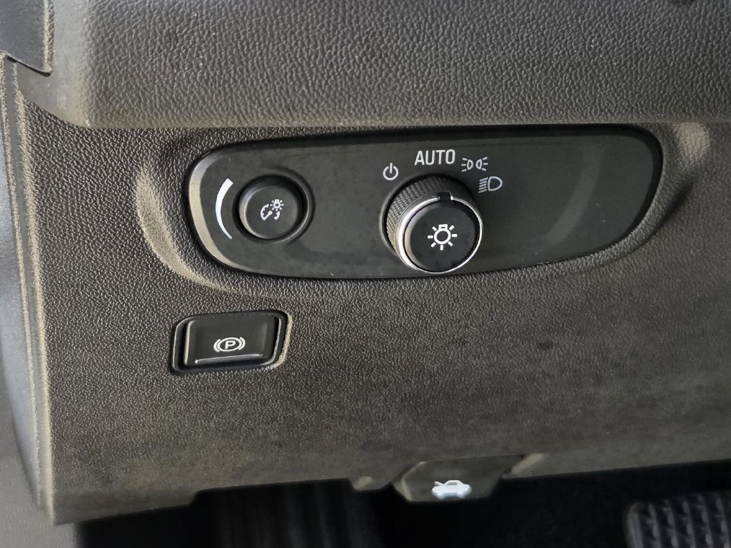 Used 2020 GMC Terrain SLE FWD image 20