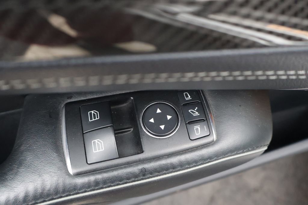 Used 2013 Mercedes-Benz SL 63 AMG image 26