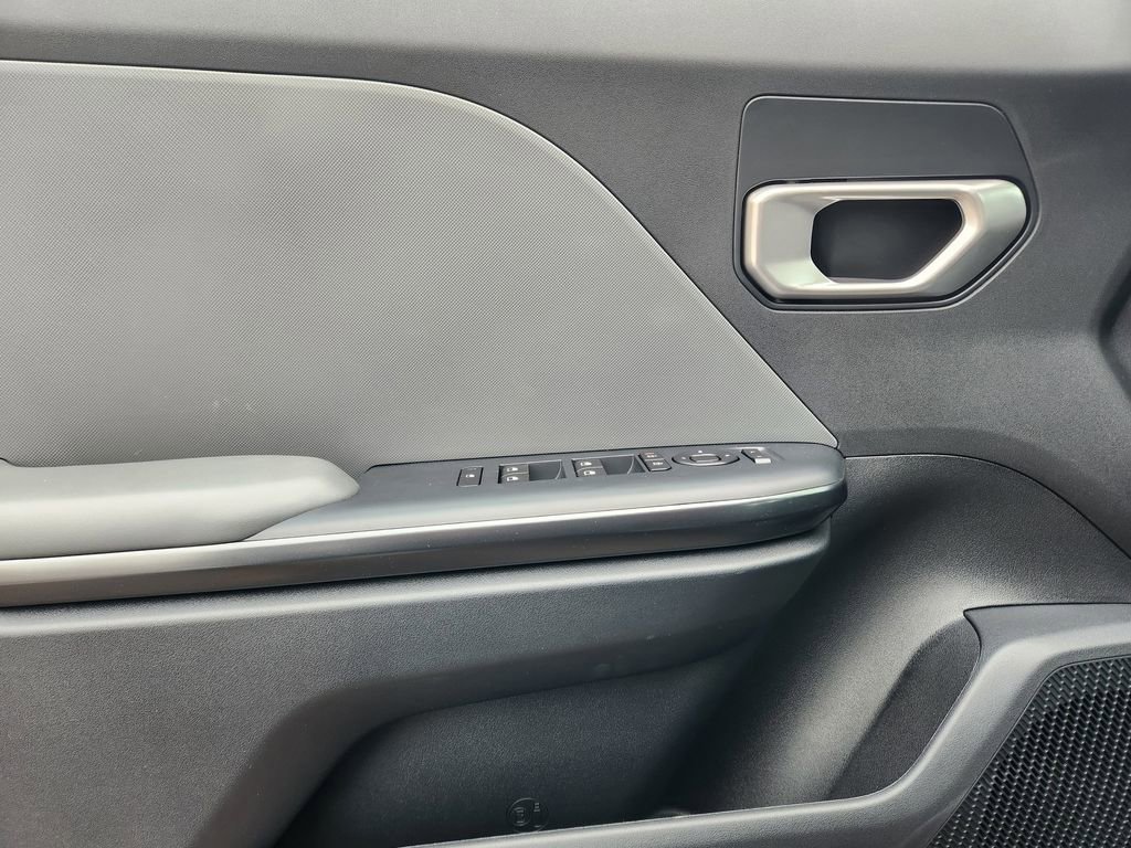 New 2025 Kia K4 LX image 6