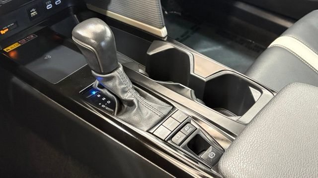 Used 2025 Toyota Camry SE FWD image 37