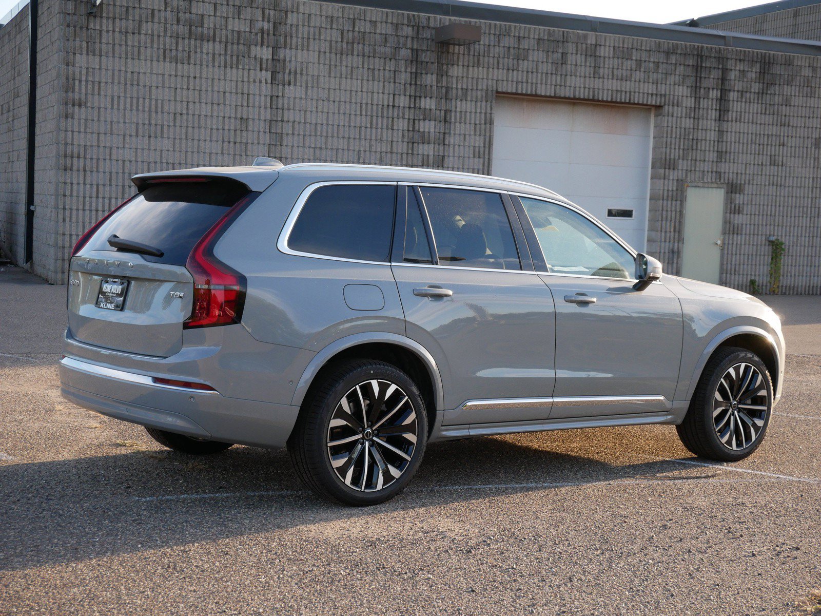 New 2027 Volvo XC90 T8 Ultra AWD/4WD image 3