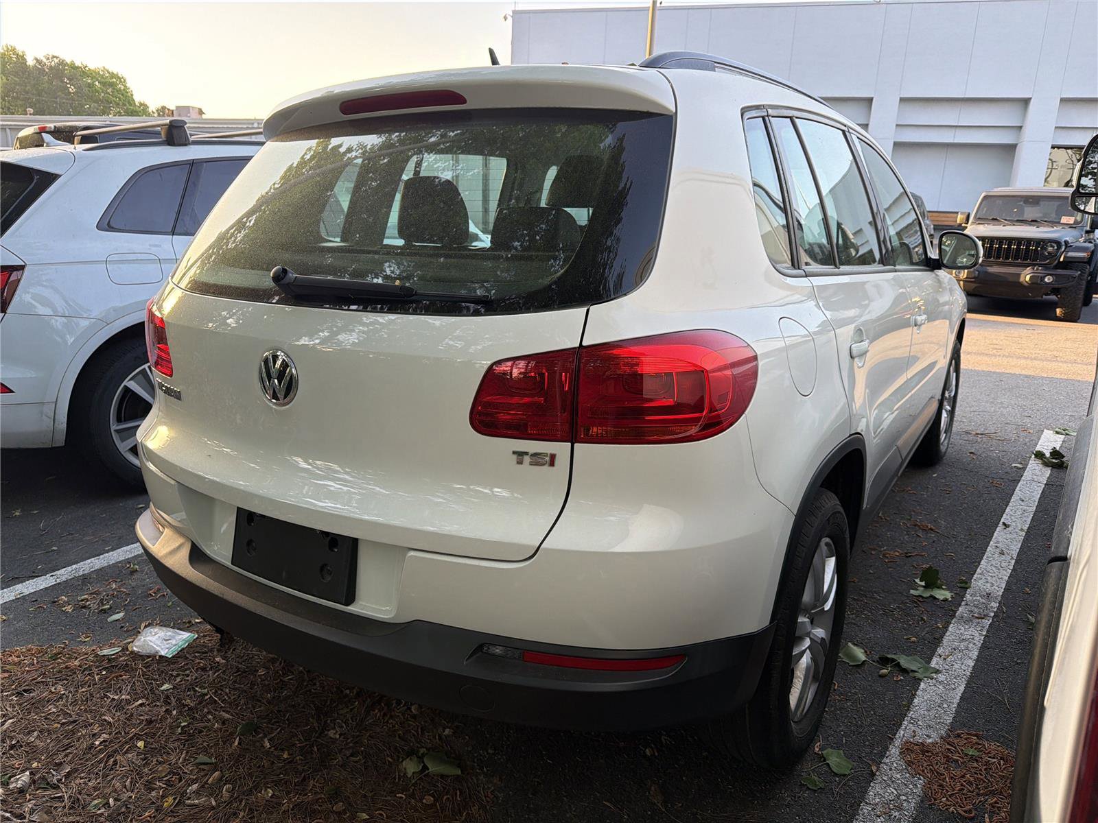 Used 2016 Volkswagen Tiguan S FWD image 4