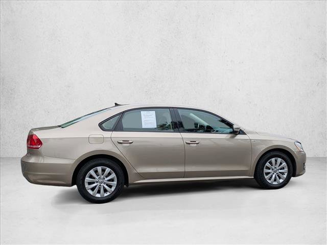 Used 2015 Volkswagen Passat 1.8T Wolfsburg Edition image 4
