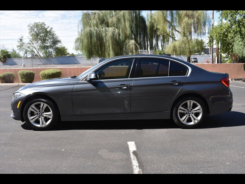 Used 2017 BMW 330i Sedan RWD image 4