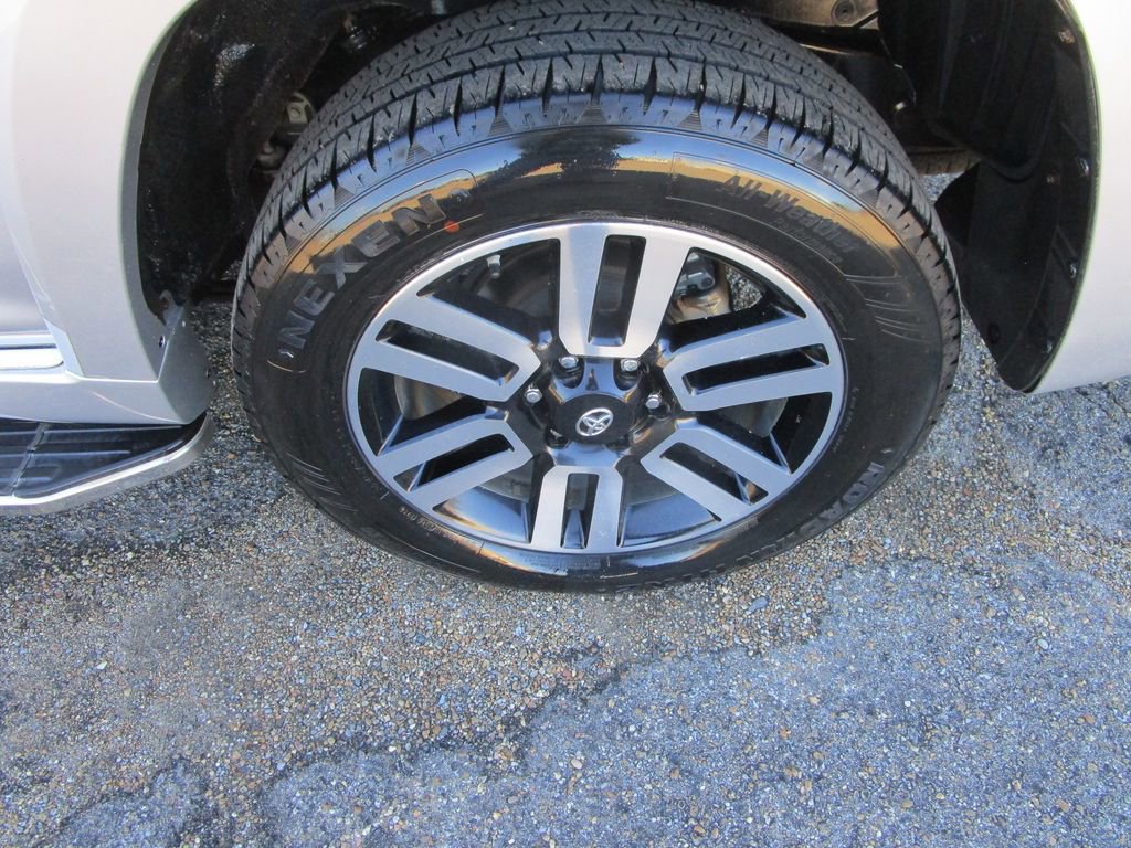 Used 2016 Toyota 4Runner Limited image 9