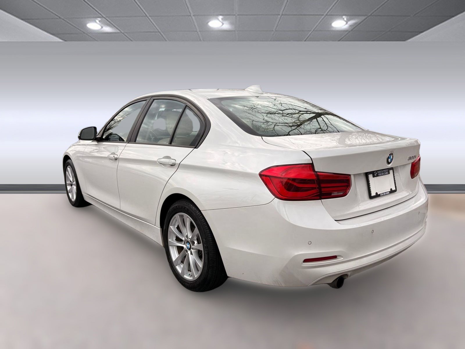 Used 2017 BMW 320i Sedan image 3