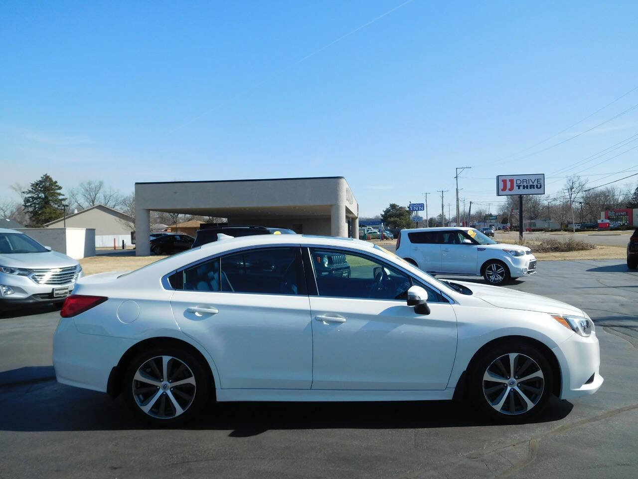 Used 2017 Subaru Legacy 2.5i Limited image 2
