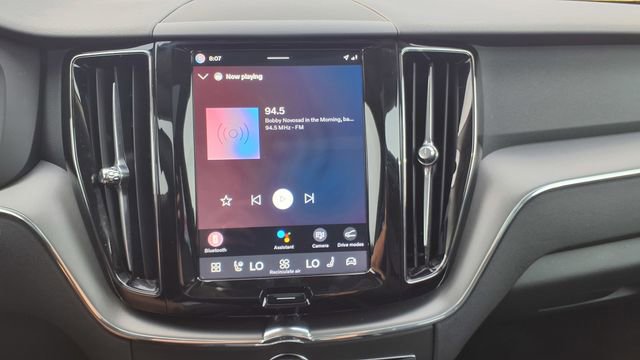 Used 2025 Volvo XC60 B5 Core image 26