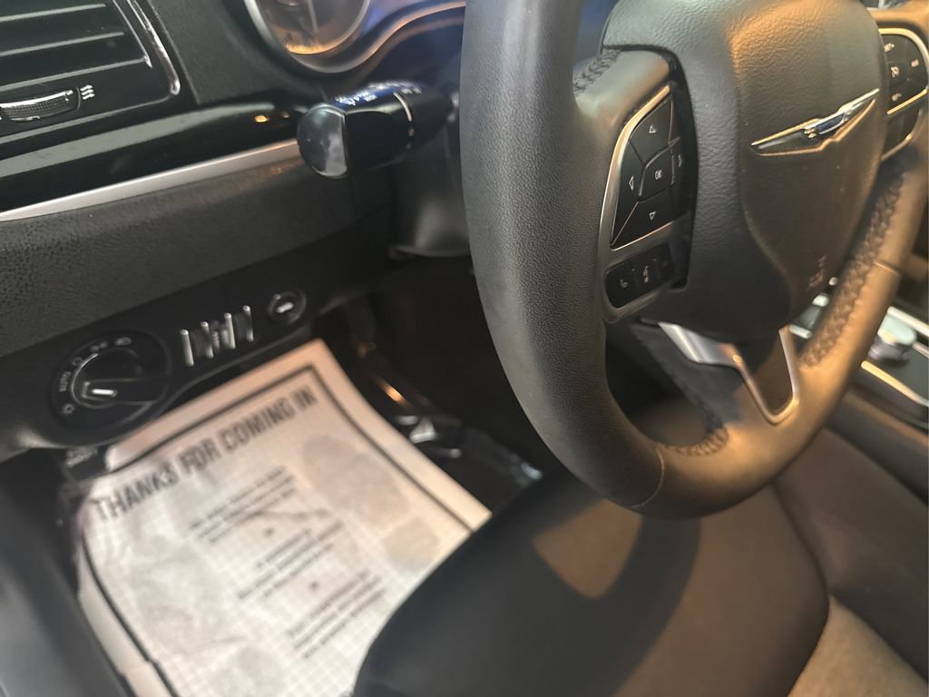 Used 2023 Chrysler 300 Touring w/ Sport Appearance Package RWD image 26