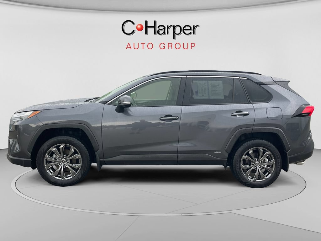 Used 2022 Toyota RAV4 XLE Premium AWD/4WD image 6