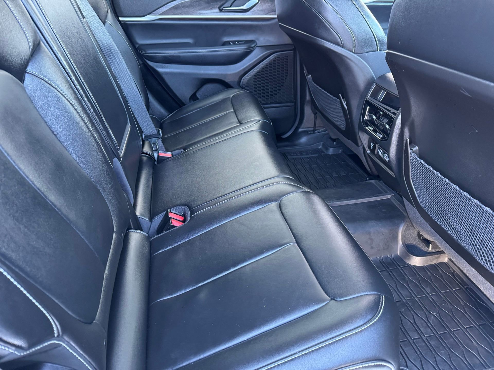 Used 2023 Jeep Grand Cherokee Limited image 12