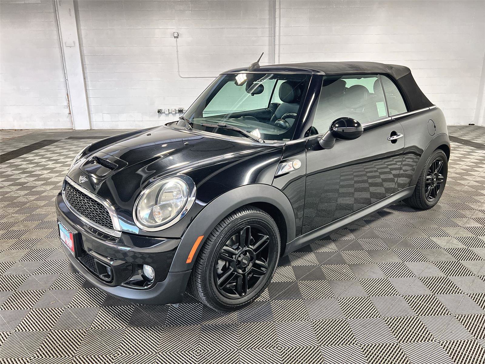 Used 2015 MINI Cooper S w/ Always Open Package image 2
