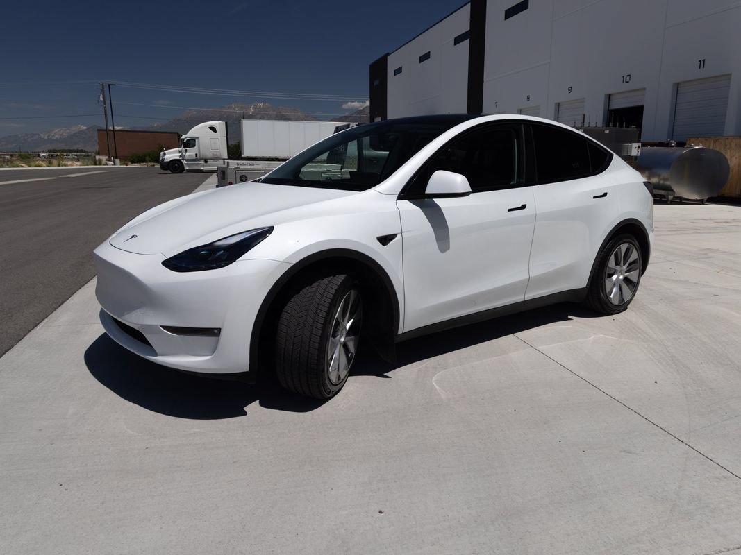 Used 2023 Tesla Model Y Long Range AWD/4WD image 3