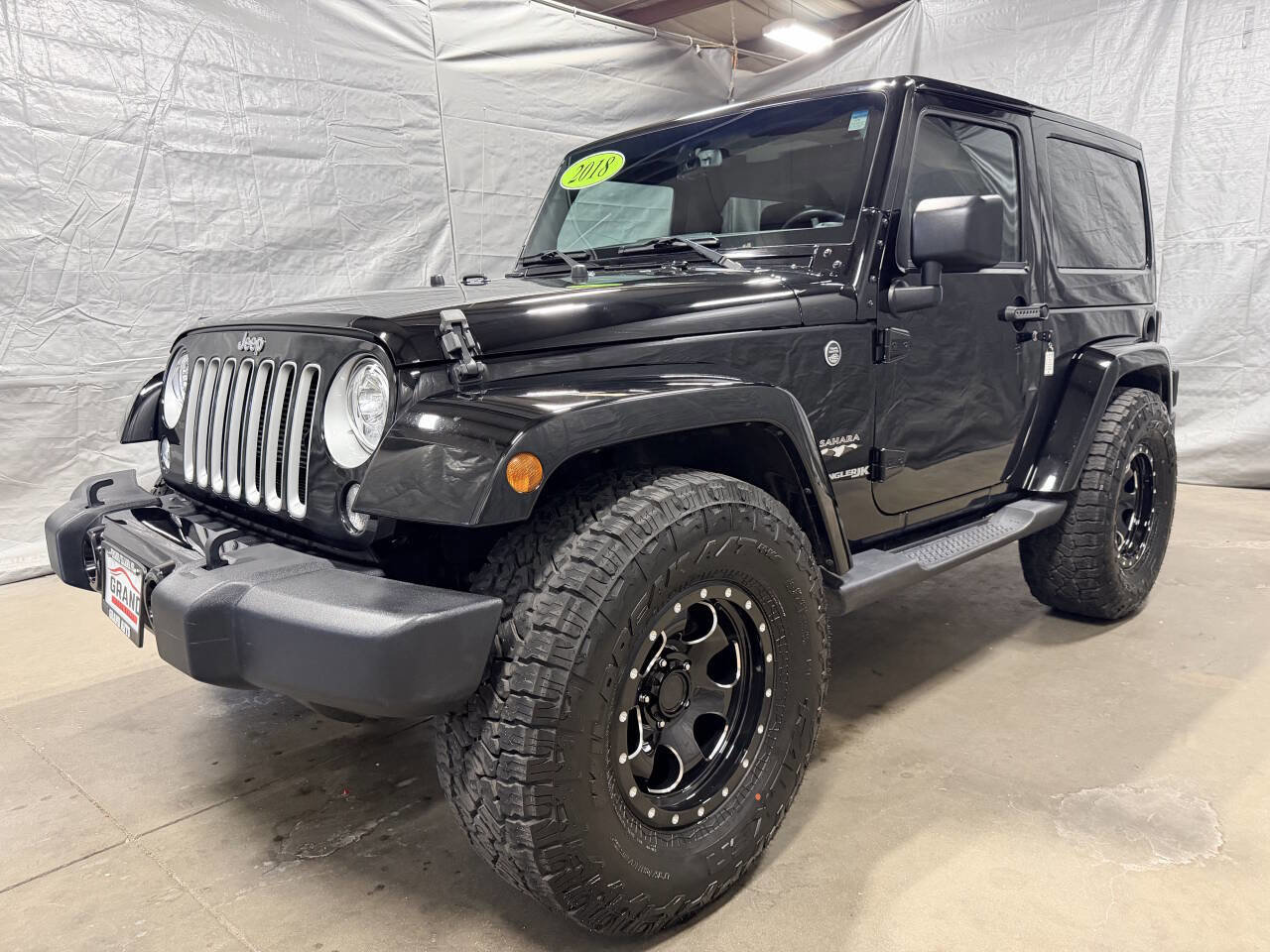 Used 2018 Jeep Wrangler Sahara w/ Connectivity Group image 4