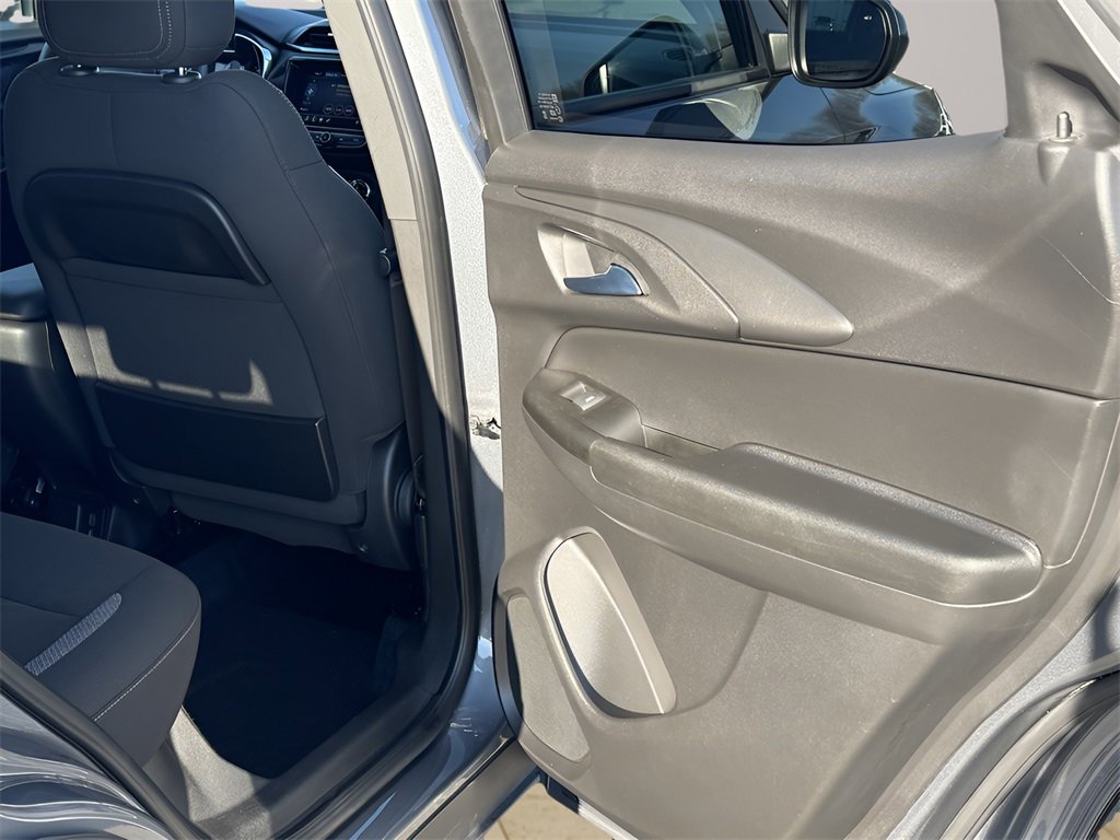 Used 2021 Chevrolet TrailBlazer LT w/ Convenience Package image 30