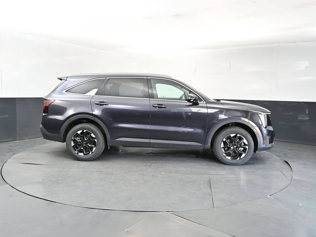 New 2026 Kia Sorento S AWD/4WD image 2