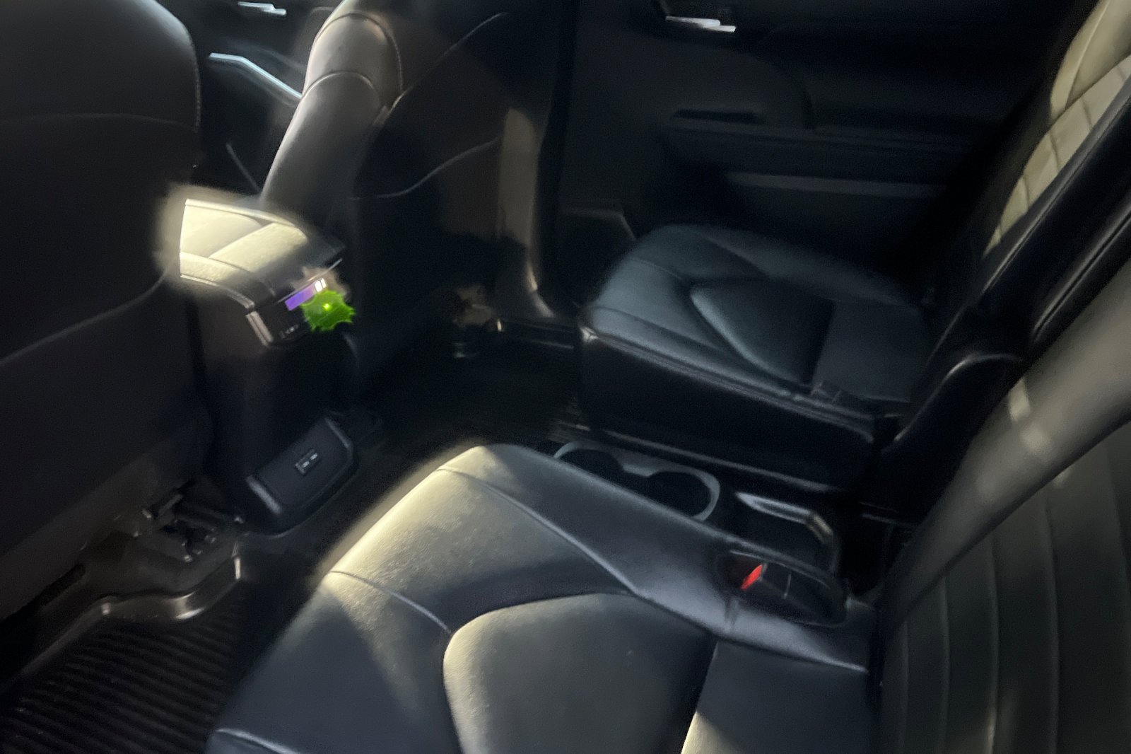 Used 2024 Toyota Highlander XLE image 9