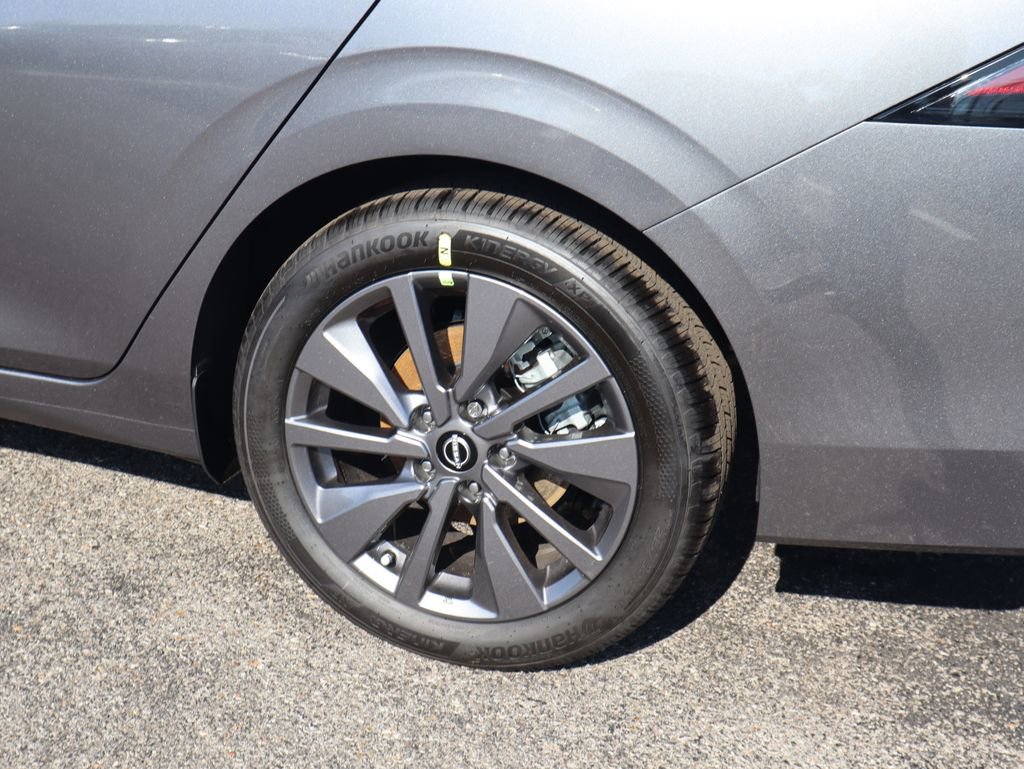 New 2026 Nissan Sentra SL w/ Floor Mat Package image 9