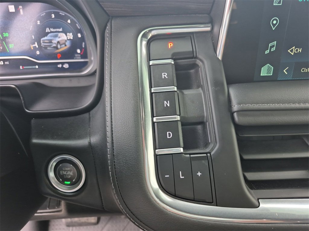 Used 2024 Chevrolet Suburban Z71 w/ Luxury Package image 26