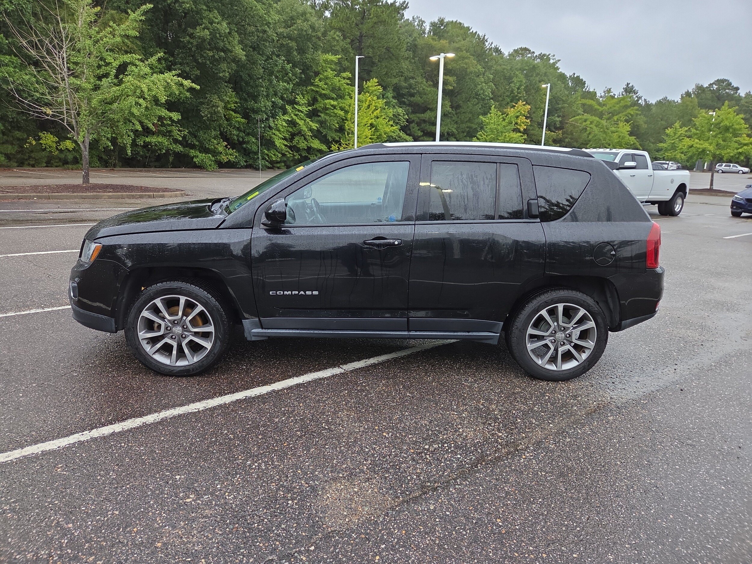 Used 2017 Jeep Compass High Altitude FWD image 6