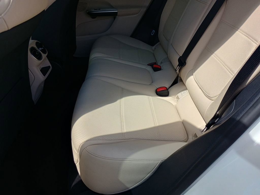 Used 2025 Mercedes-Benz GLC 300 image 16