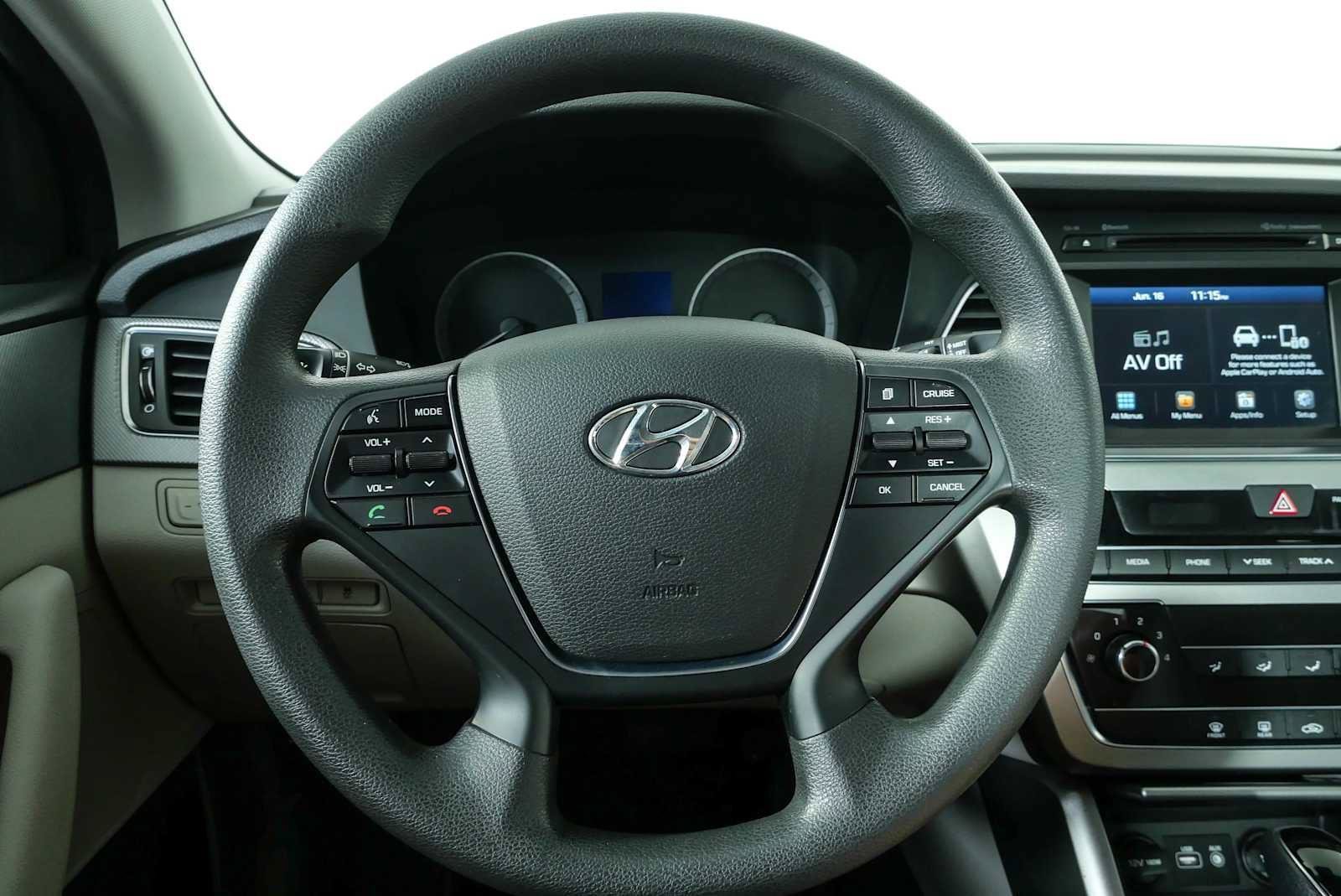 Used 2017 Hyundai Sonata SE FWD image 9