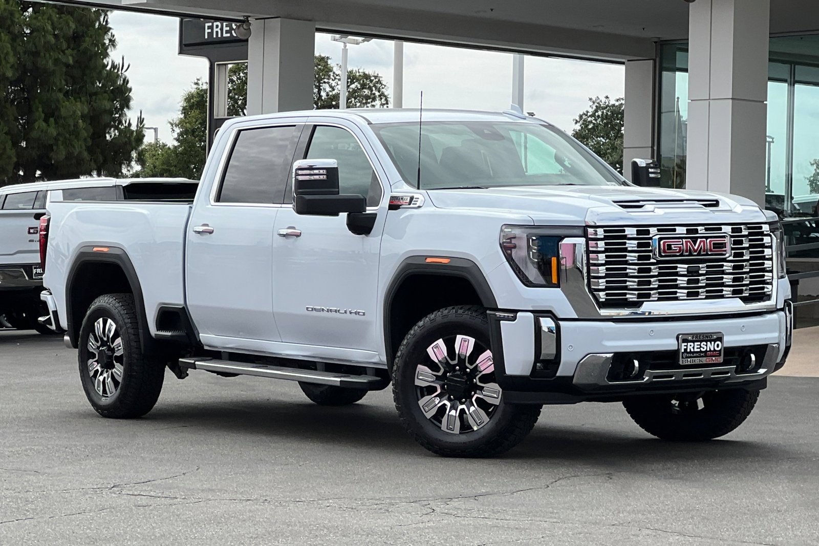 New 2026 GMC Sierra 2500 Denali AWD/4WD image 2