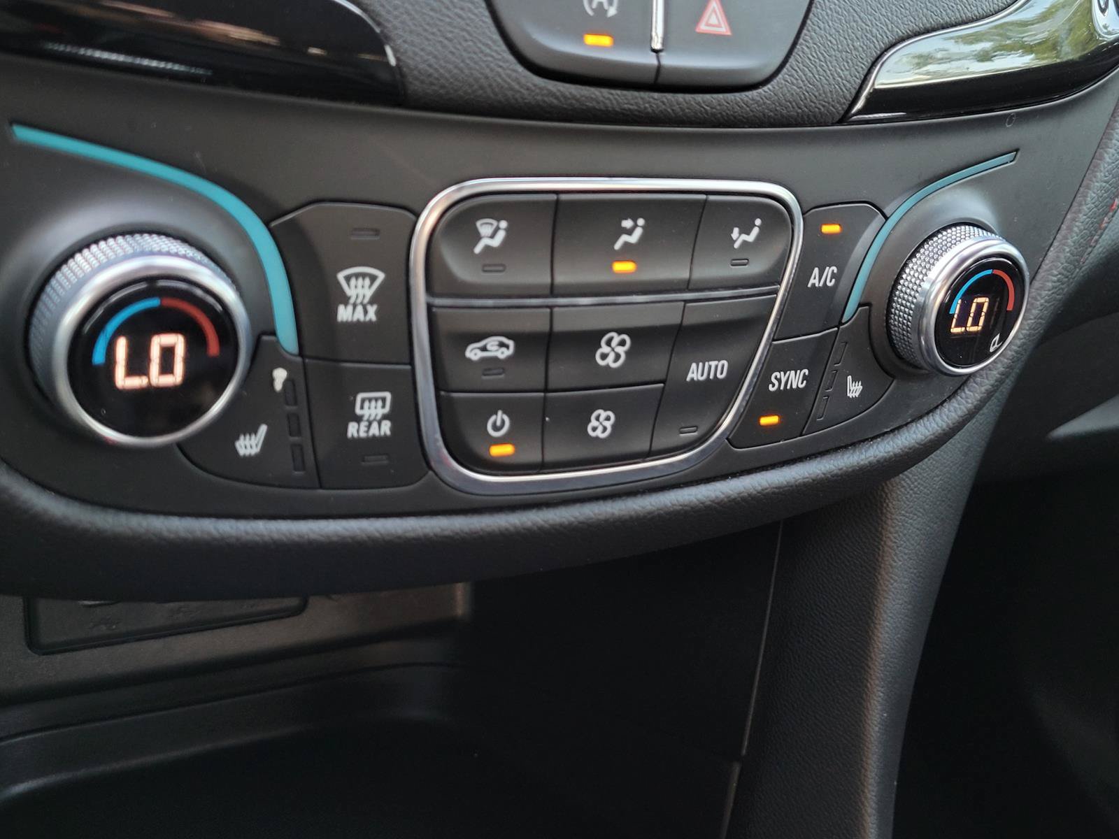 Used 2023 Chevrolet Equinox RS w/ RS Leather Package FWD image 30