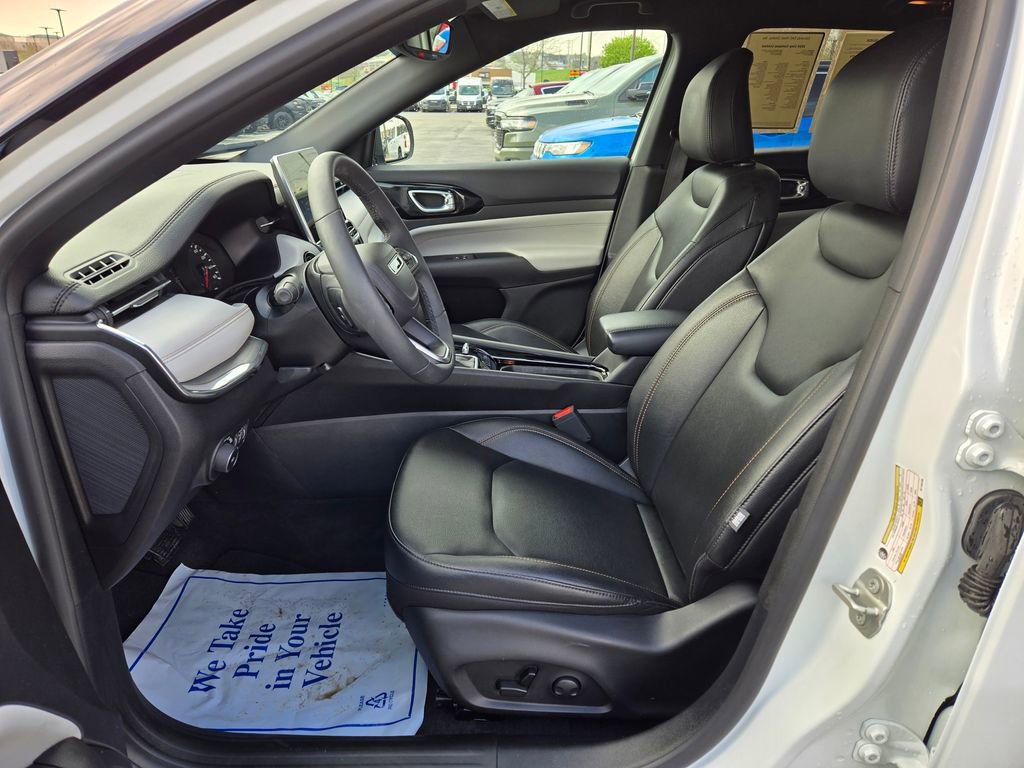 Used 2024 Jeep Compass Limited AWD/4WD image 15