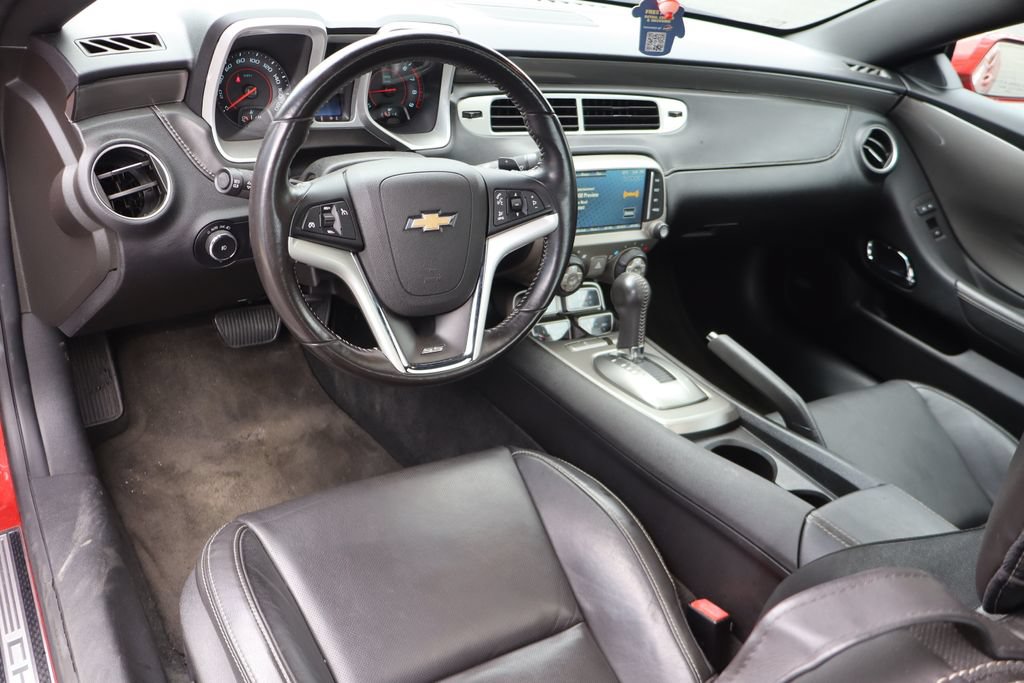Used 2015 Chevrolet Camaro SS w/ RS Package RWD image 16