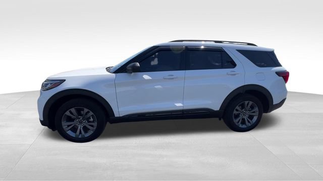Used 2026 Ford Explorer Active w/ Active Comfort Package AWD/4WD image 3