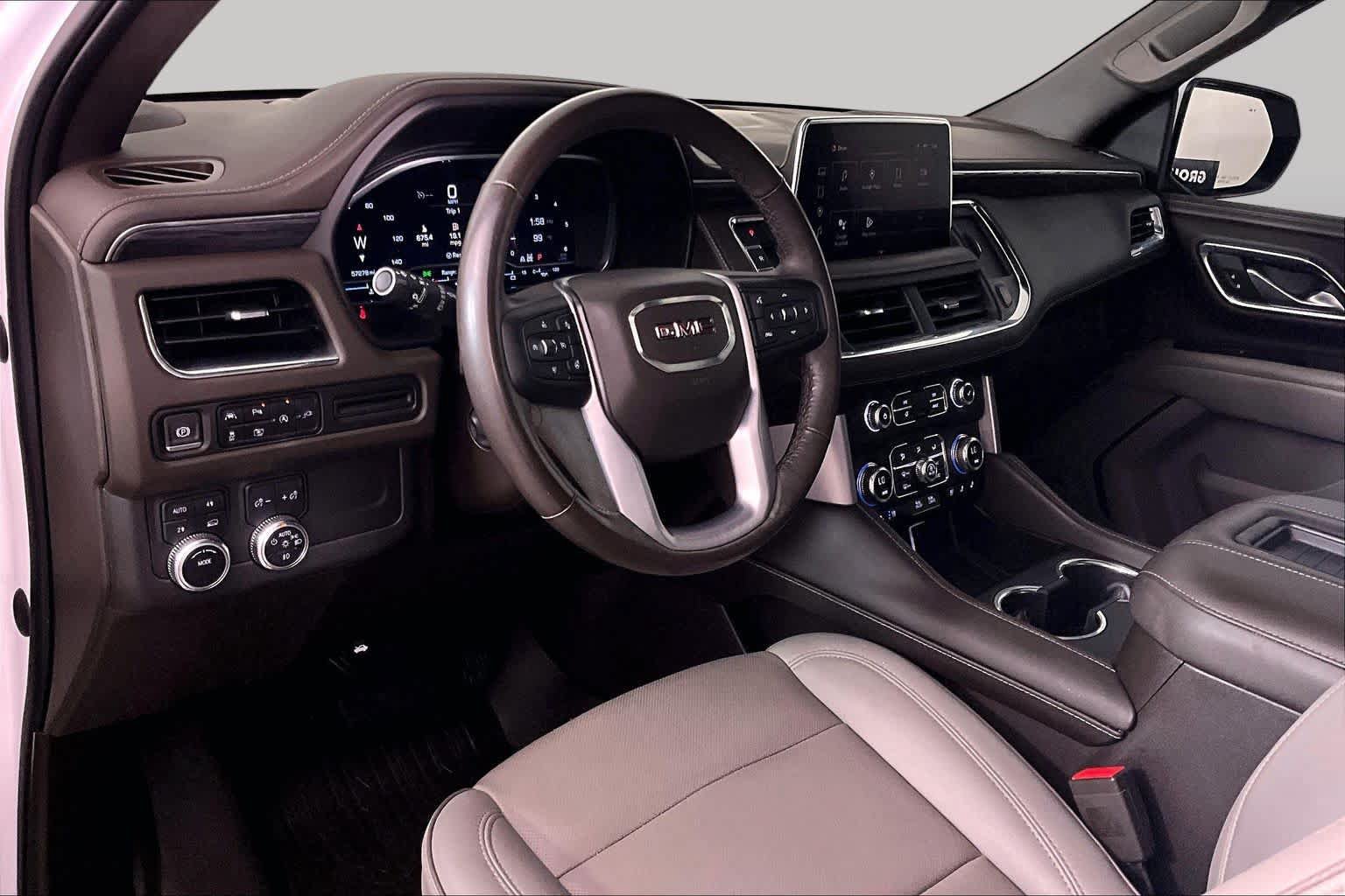 Used 2022 GMC Yukon SLT w/ SLT Premium Package AWD/4WD image 16