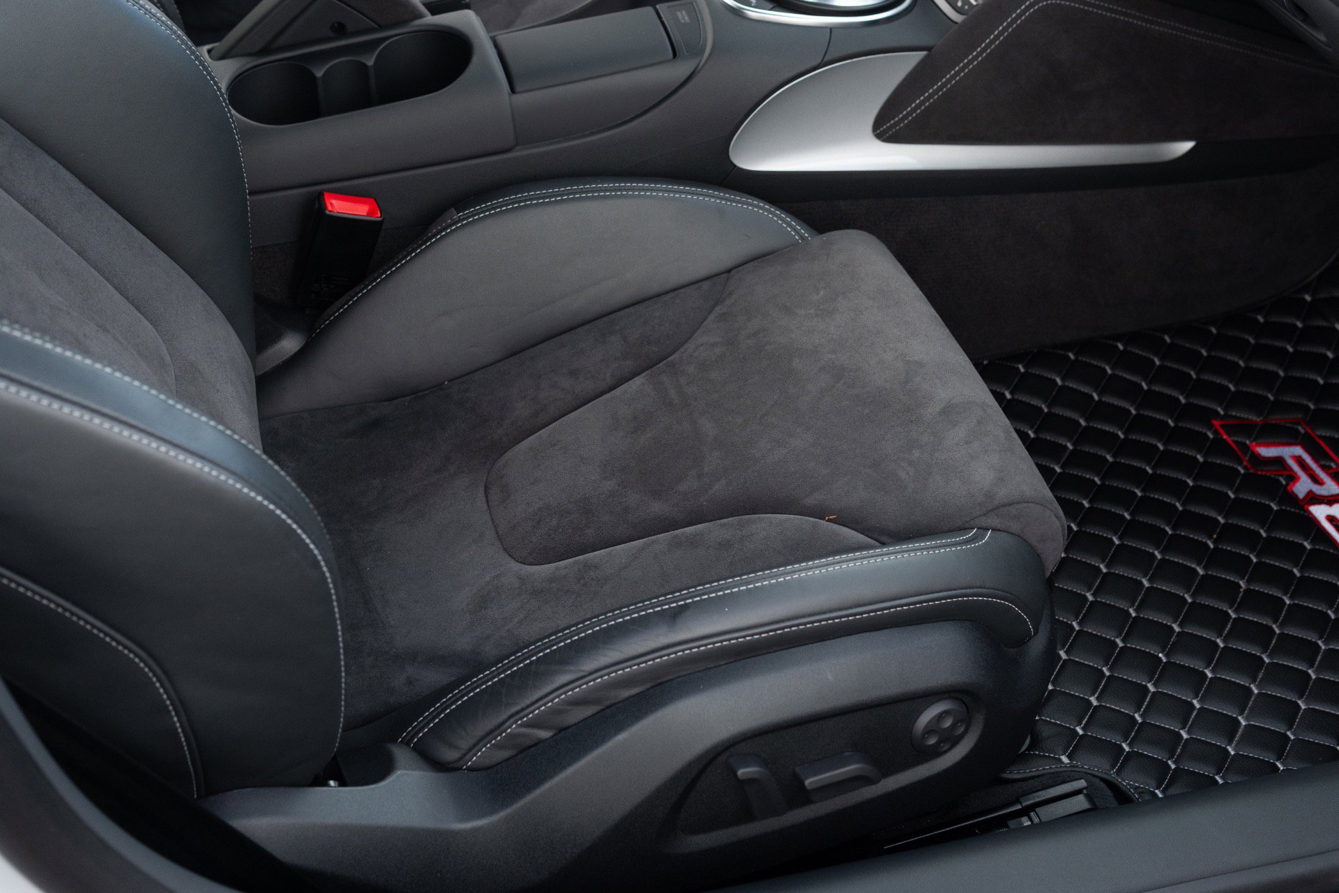 Used 2012 Audi R8 GT AWD/4WD image 60