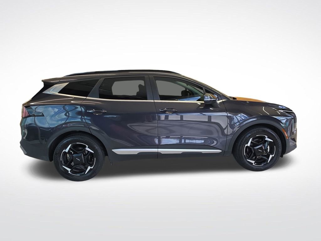 Certified 2026 Kia Sportage EX w/ EX Panorama Roof Package FWD image 9