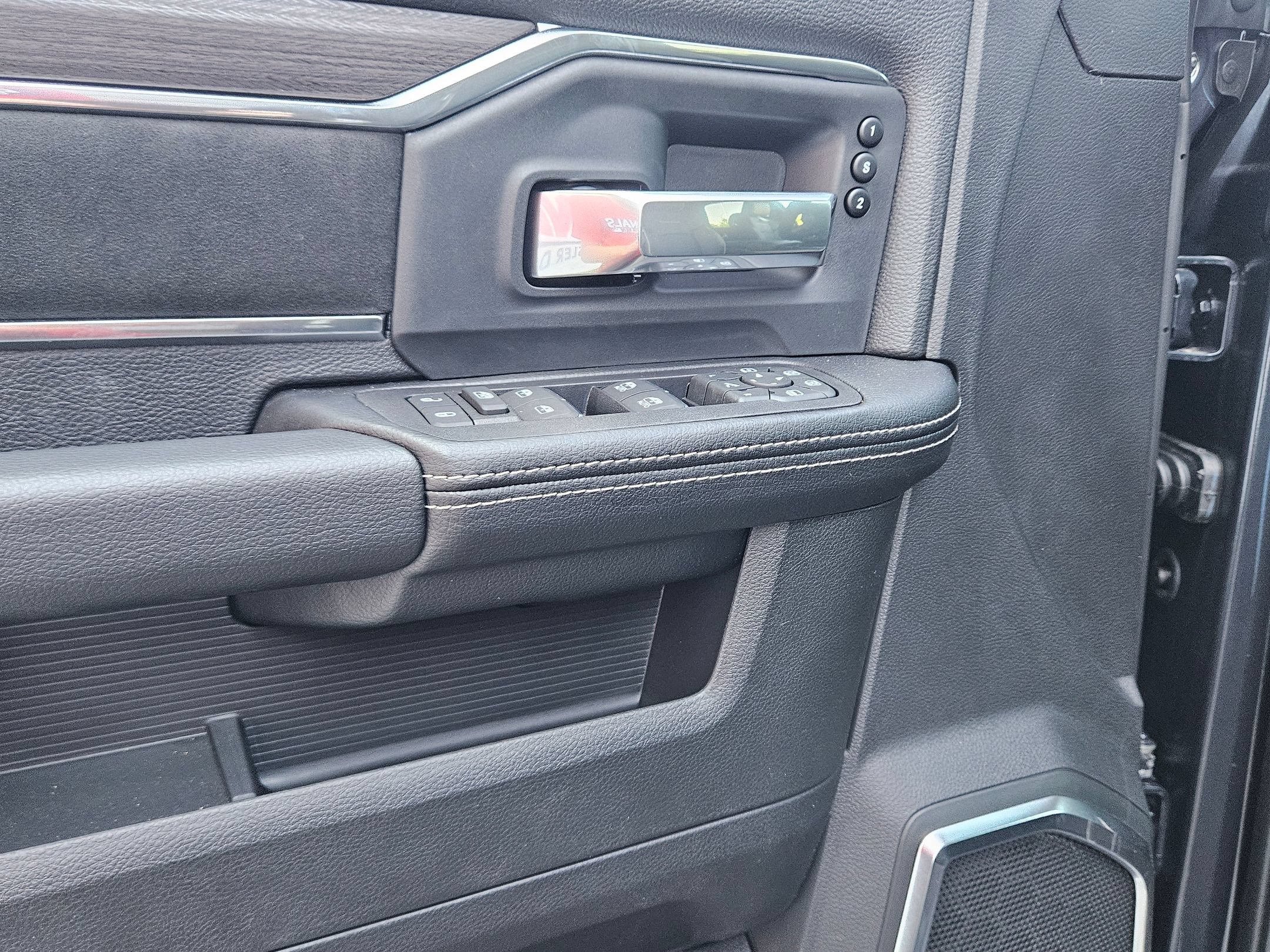 New 2026 RAM 2500 Laramie w/ Night Edition AWD/4WD image 17