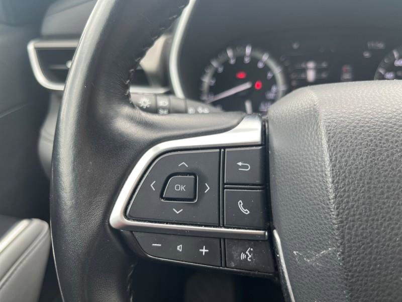Used 2021 Toyota Highlander XLE image 23
