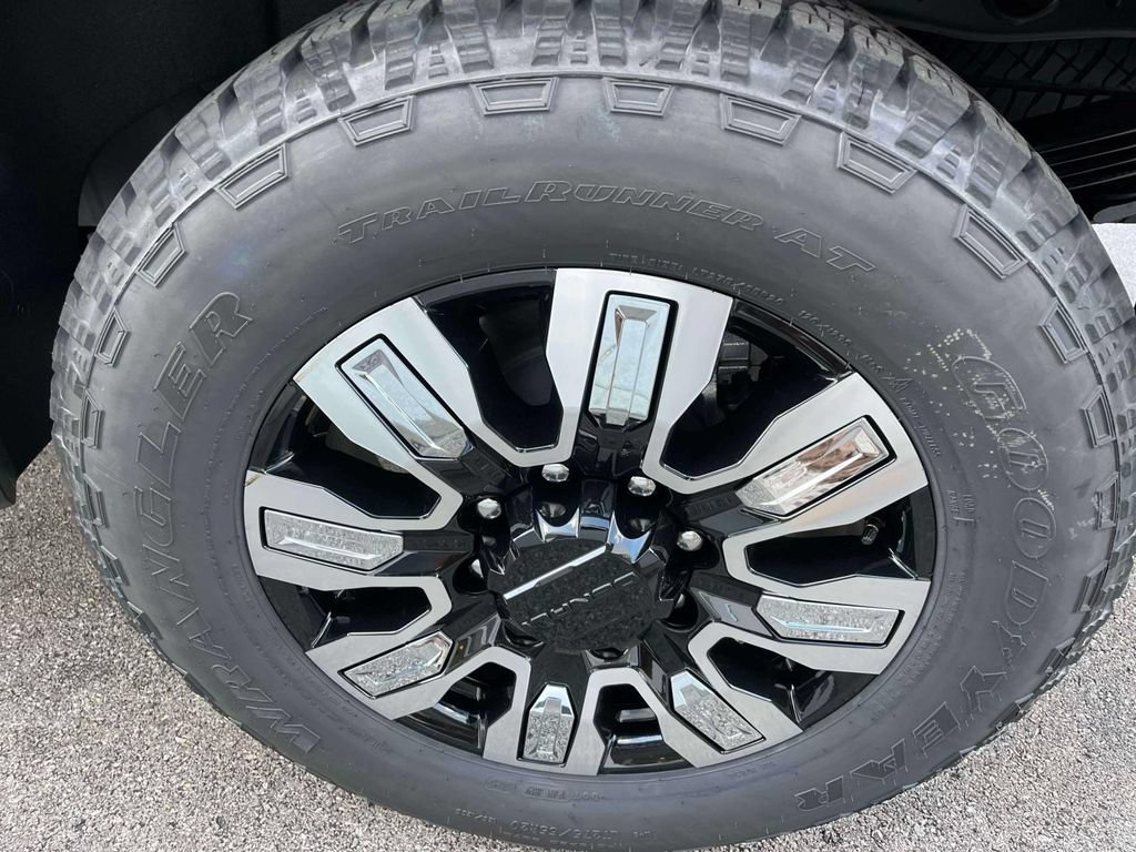 New 2026 GMC Sierra 2500 Denali w/ Denali Reserve Package AWD/4WD image 12