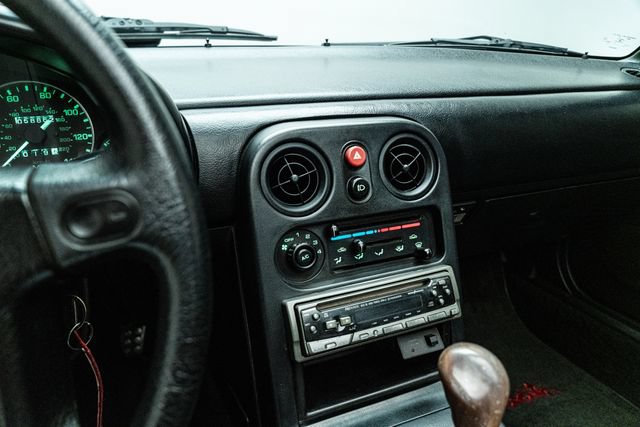 Used 1990 MAZDA MX-5 Miata RWD image 25