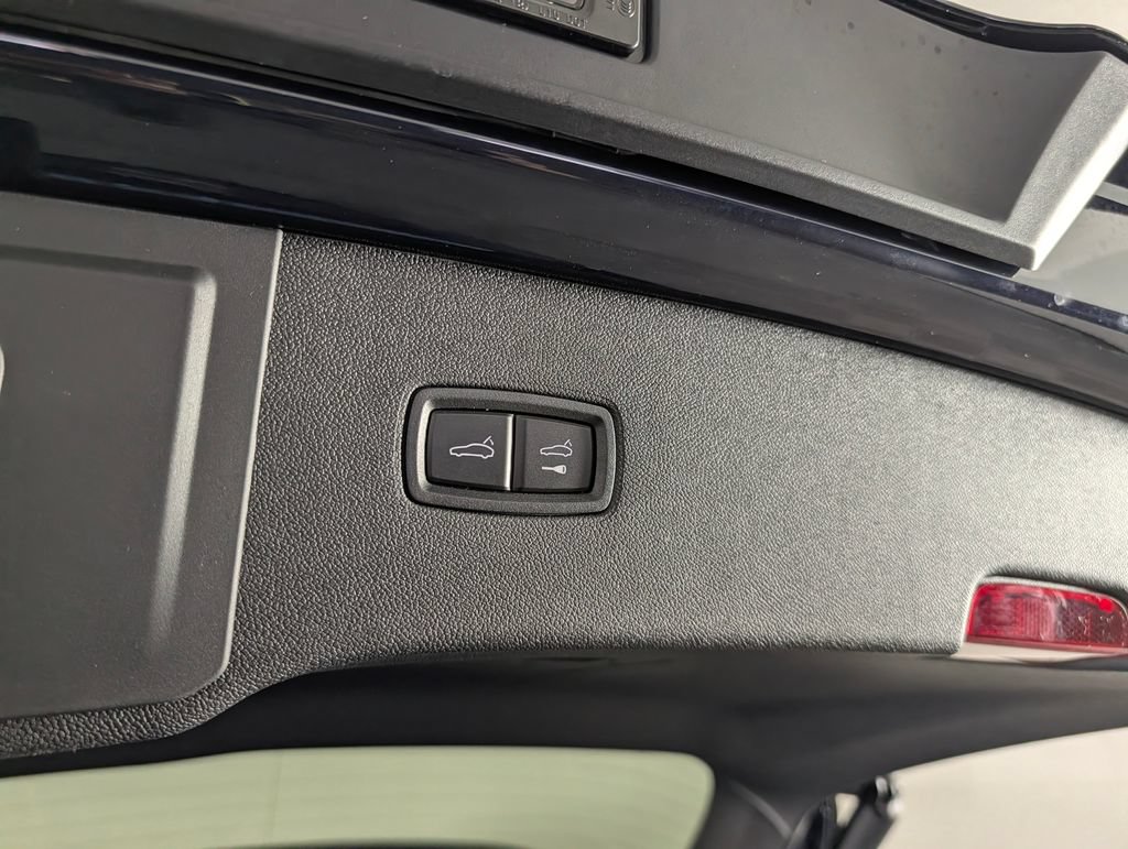 New 2026 Porsche Cayenne GTS AWD/4WD image 18