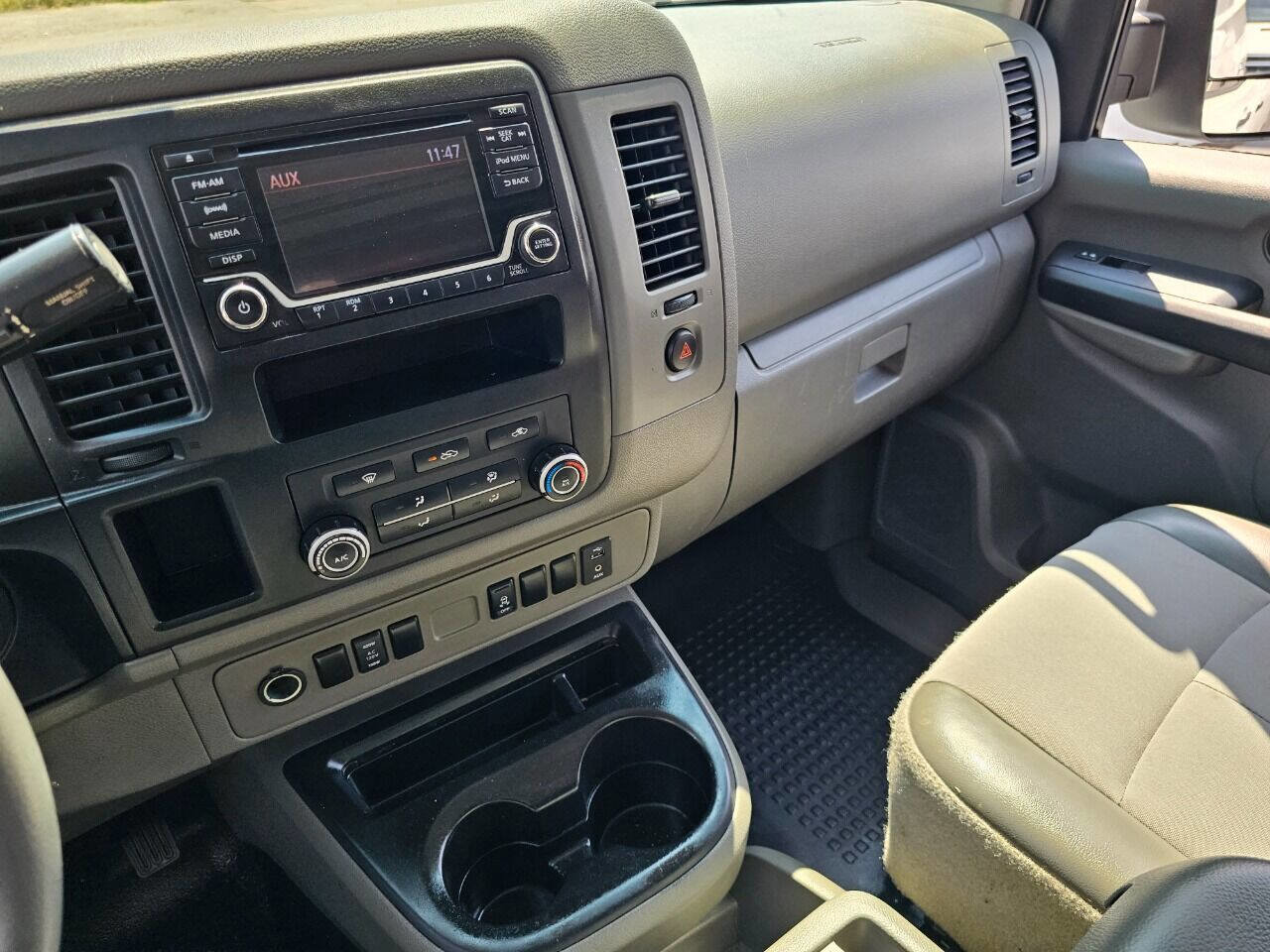 Used 2018 Nissan NV 2500 SV image 17