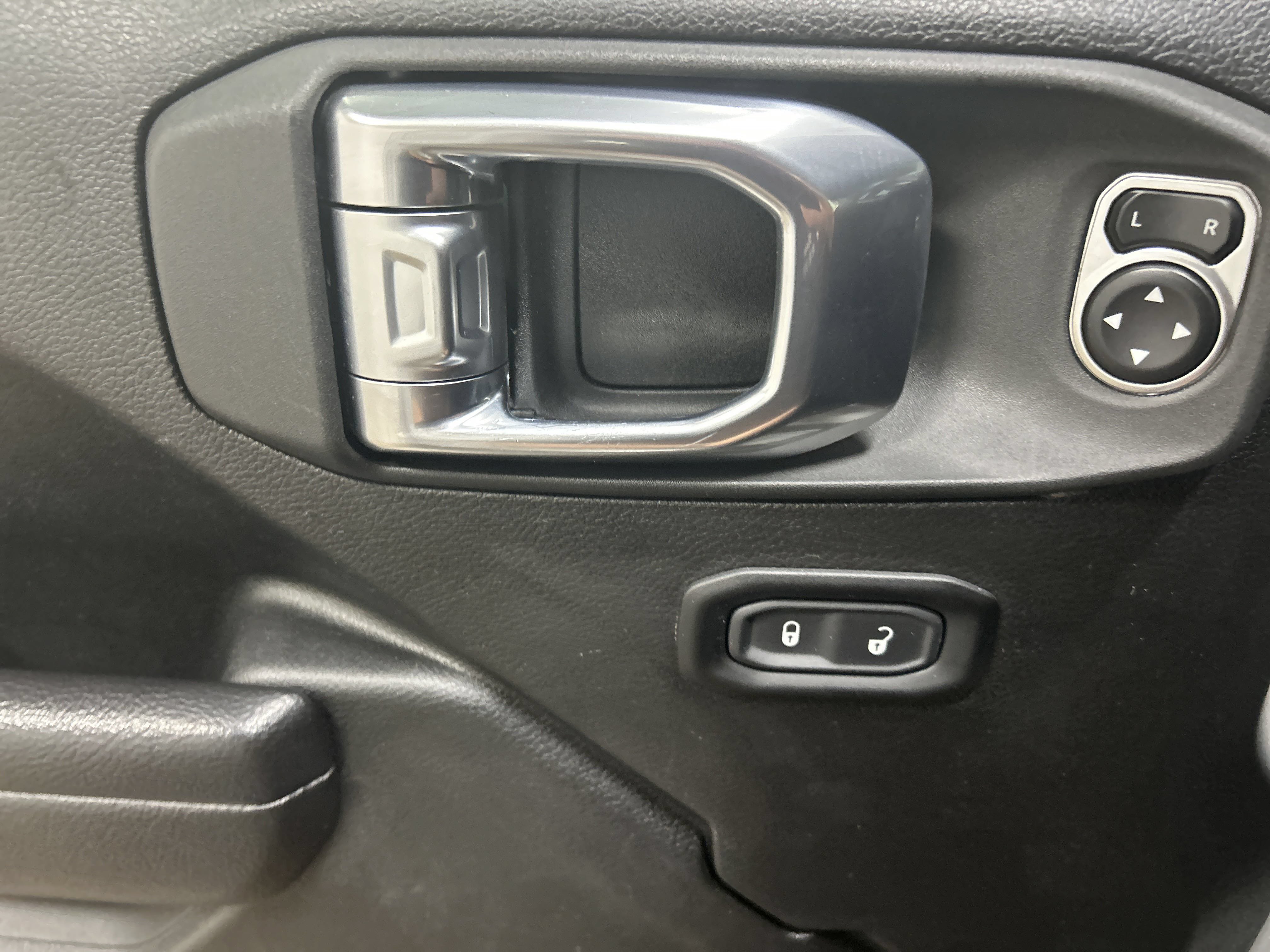 Used 2024 Jeep Wrangler Unlimited Rubicon 4xe AWD/4WD image 23