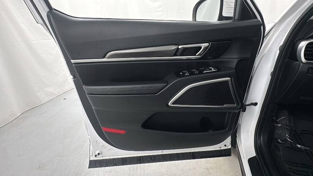 Used 2025 Kia Telluride S image 20
